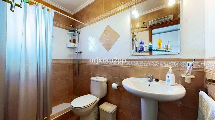 Image No.17-2 Bed Townhouse for sale