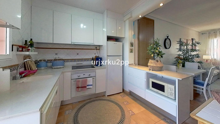 Image No.9-2 Bed Townhouse for sale