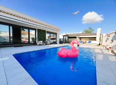 712941759664209detached-villa16