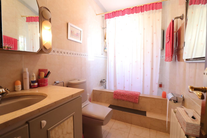 Image No.13-4 Bed Villa for sale