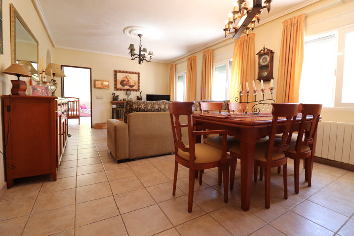 Image No.3-4 Bed Villa for sale