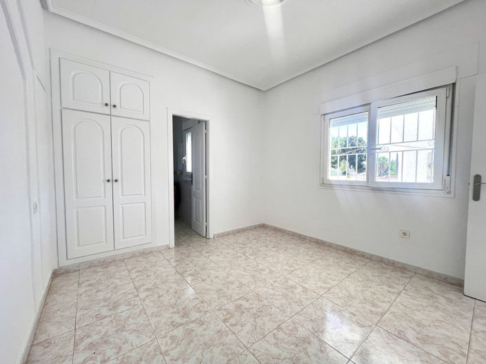 Image No.10-3 Bed Villa for sale