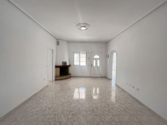 Image No.3-3 Bed Villa for sale