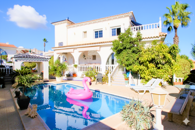 71319villamartinspacious6bedvillawithpool