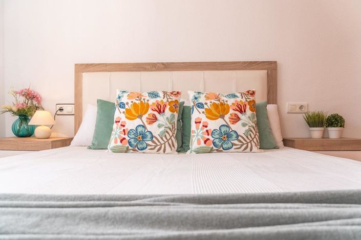 Image No.35-2 Bed Townhouse for sale