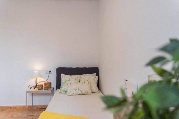 Image No.38-2 Bed Townhouse for sale