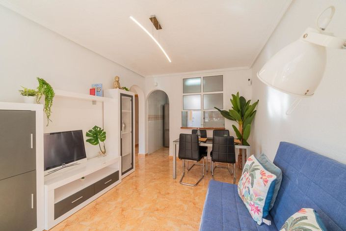 Image No.8-2 Bed Townhouse for sale