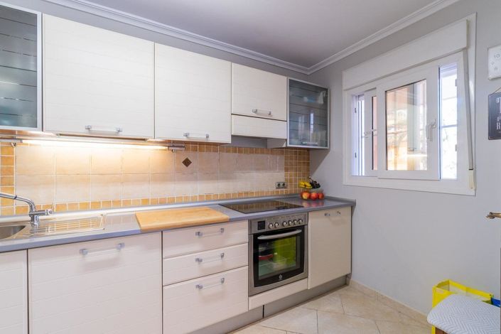 Image No.12-3 Bed Apartment for sale