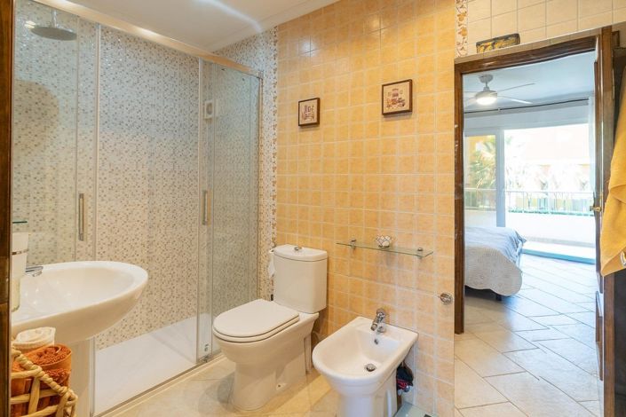 Image No.21-3 Bed Apartment for sale