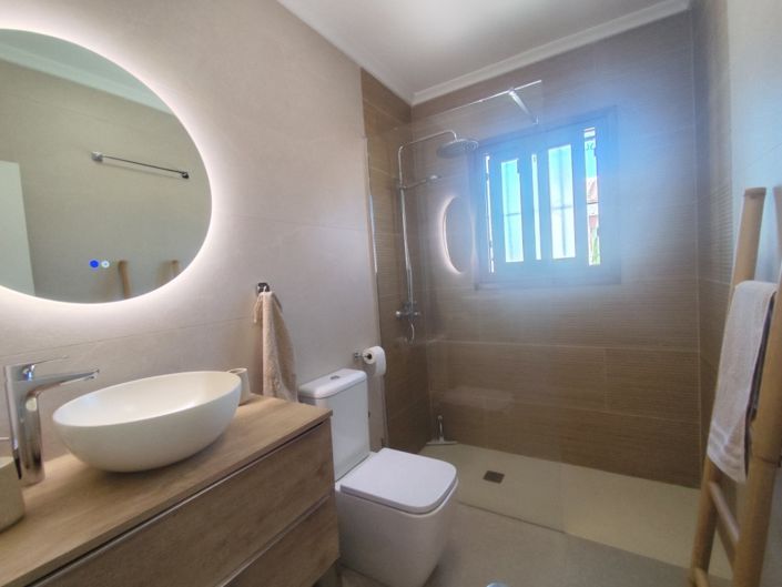 Image No.23-3 Bed Townhouse for sale