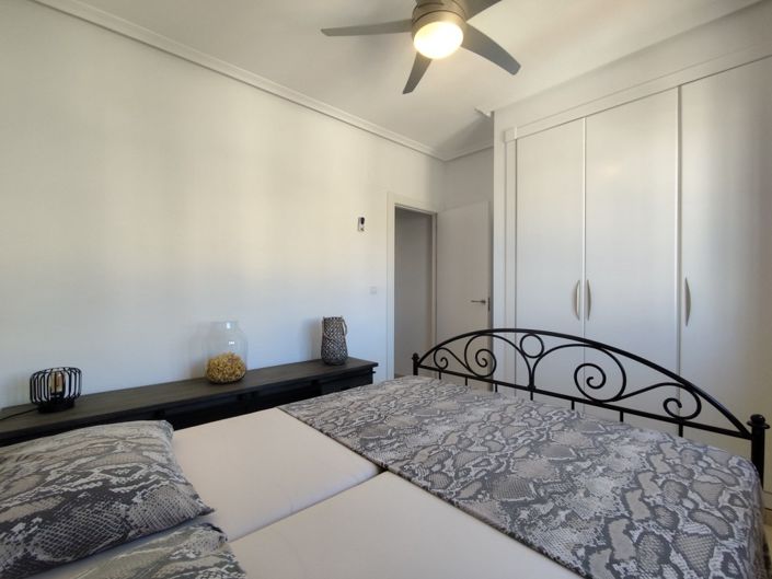 Image No.25-3 Bed Townhouse for sale