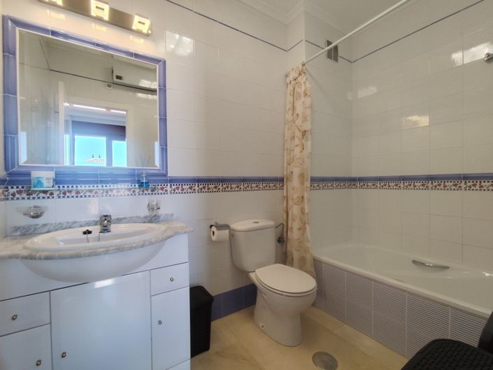 Image No.29-3 Bed Townhouse for sale