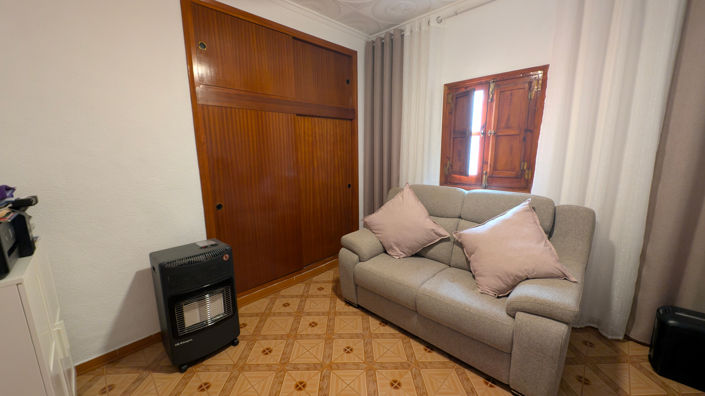 Image No.24-3 Bed Country House for sale