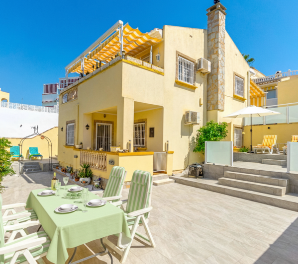Image No.1-Villa de 3 chambres à vendre à Playa Flamenca