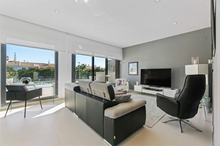 Image No.8-3 Bed Villa for sale