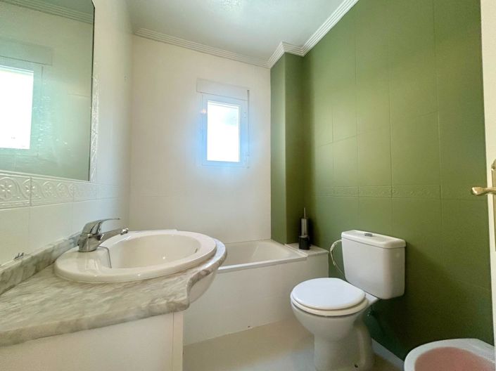 Image No.13-2 Bed Townhouse for sale