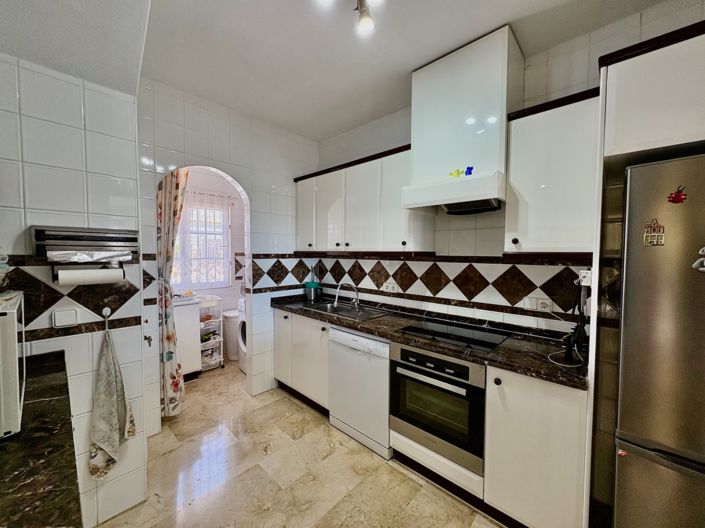 Image No.12-3 Bed Villa for sale