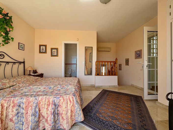 Image No.18-3 Bed Villa for sale