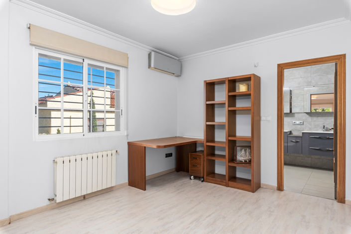 Image No.27-4 Bed Villa for sale