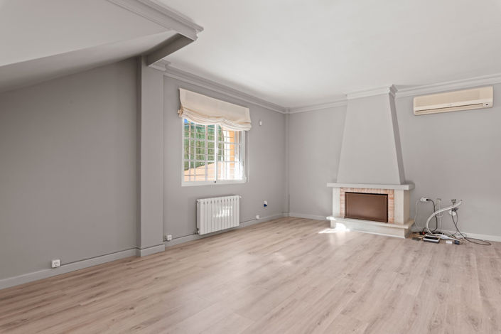 Image No.5-4 Bed Villa for sale