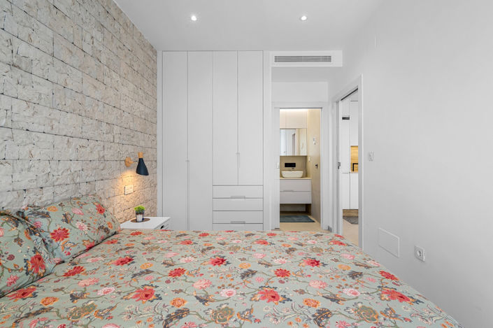 Image No.11-2 Bed Apartment for sale