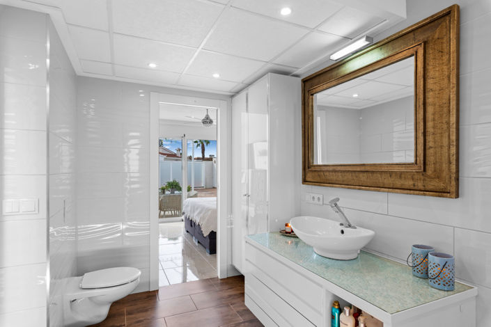 Image No.17-4 Bed Villa for sale