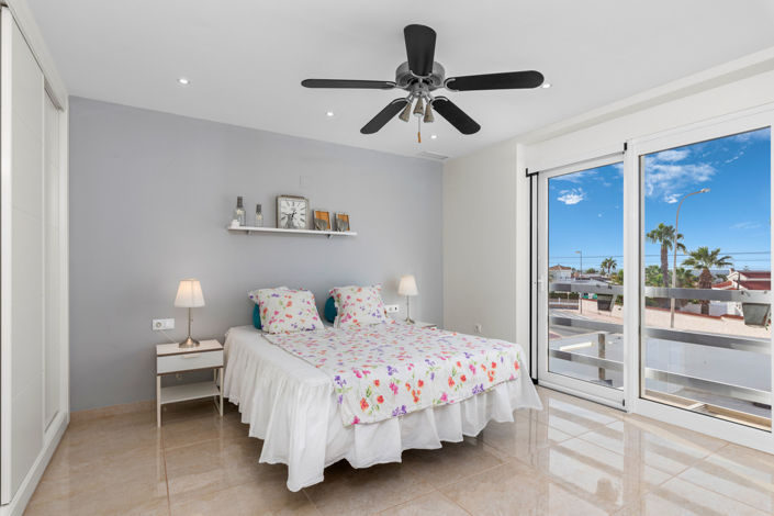 Image No.25-4 Bed Villa for sale