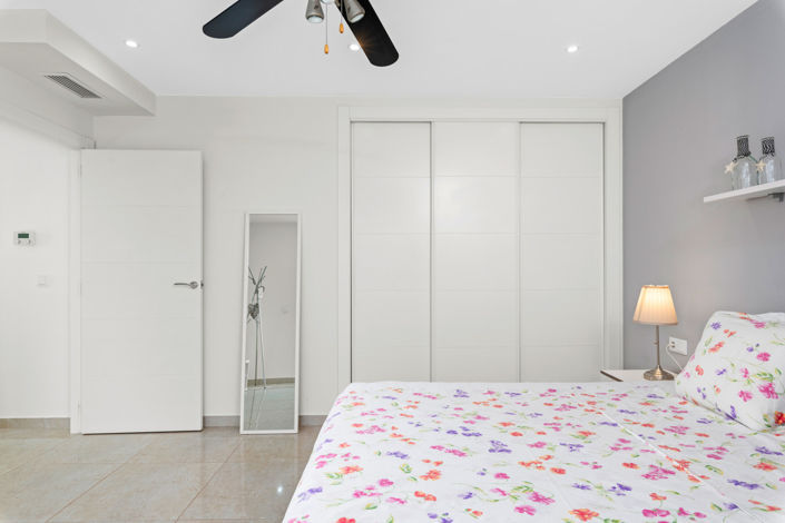 Image No.27-4 Bed Villa for sale