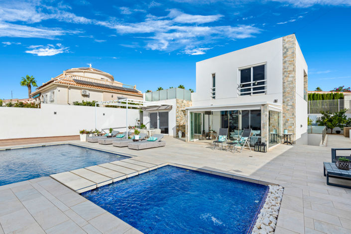 Image No.41-4 Bed Villa for sale