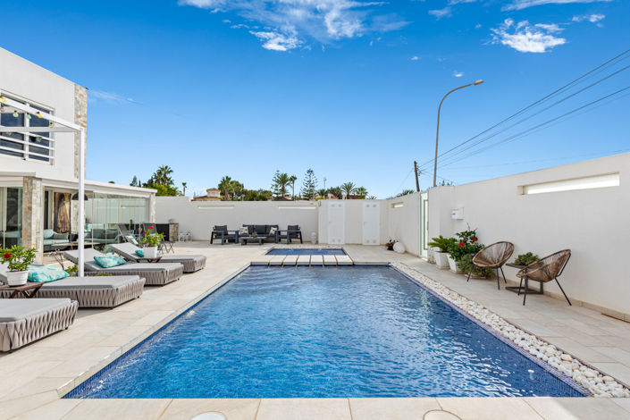 Image No.42-4 Bed Villa for sale