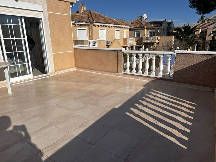 Image No.18-3 Bed Villa for sale