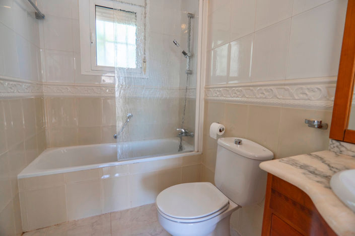 Image No.19-4 Bed Villa for sale