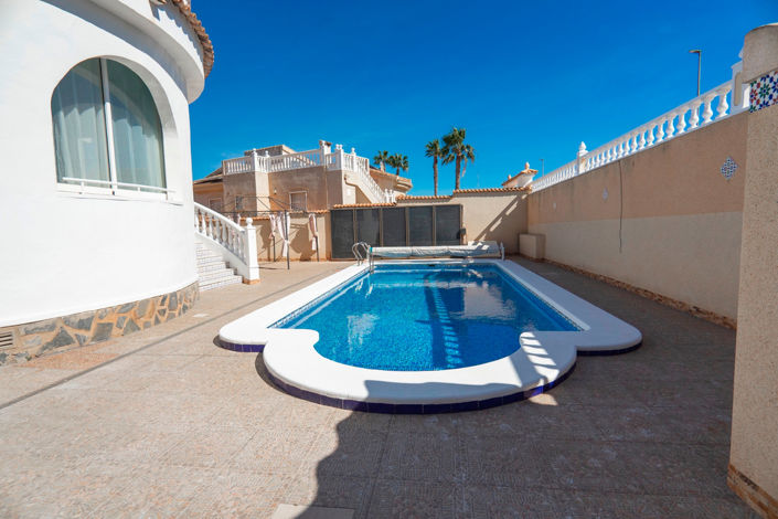 Image No.3-4 Bed Villa for sale