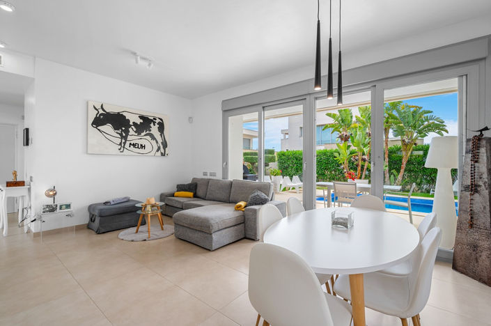 Image No.10-3 Bed Villa for sale