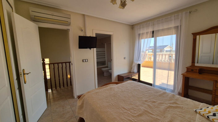 Image No.40-3 Bed Villa for sale