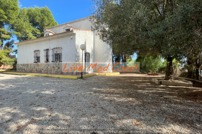 Image No.11-3 Bed Country House for sale