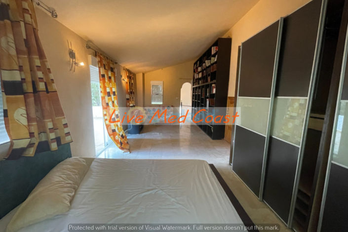 Image No.28-3 Bed Country House for sale