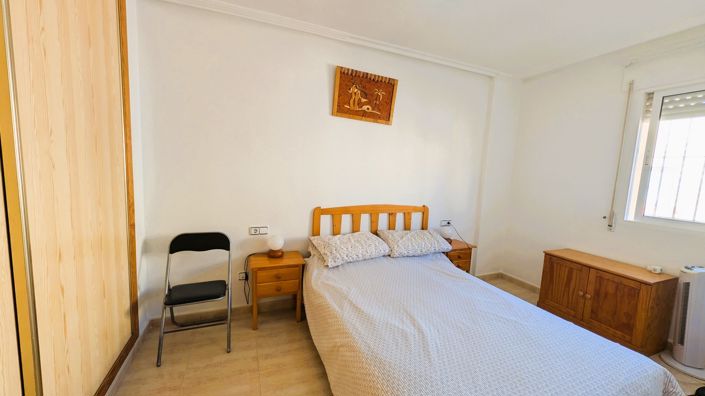 Image No.12-3 Bed Townhouse for sale