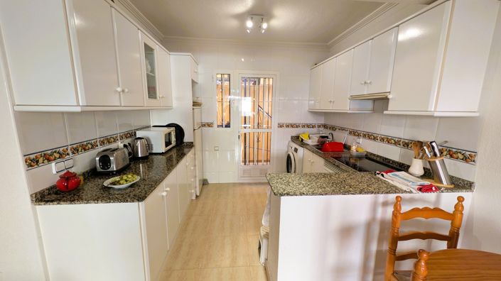 Image No.1-3 Bed Townhouse for sale