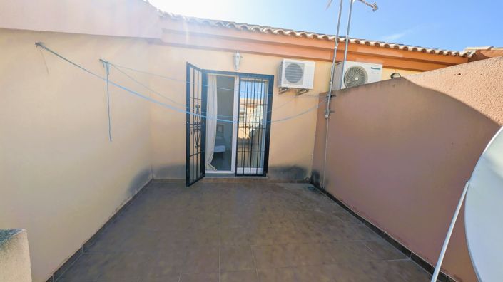 Image No.22-3 Bed Townhouse for sale