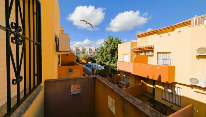 Image No.25-3 Bed Townhouse for sale