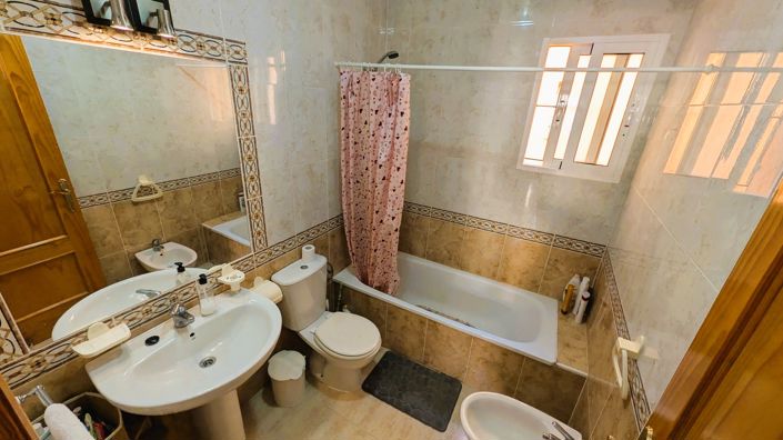 Image No.7-3 Bed Townhouse for sale