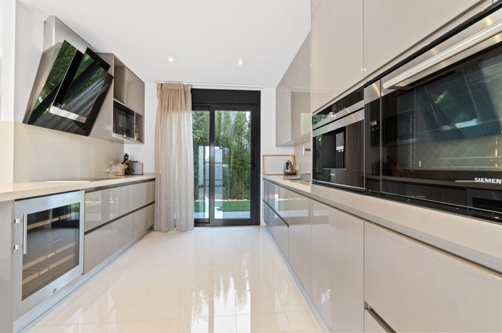 Image No.11-3 Bed Villa for sale