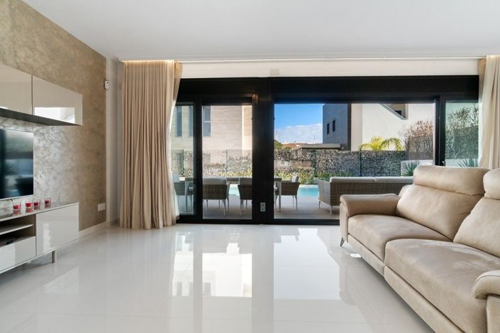 Image No.6-3 Bed Villa for sale