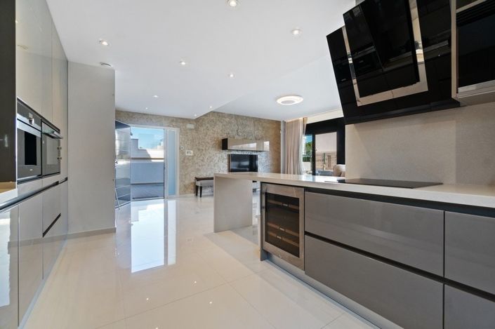 Image No.9-3 Bed Villa for sale