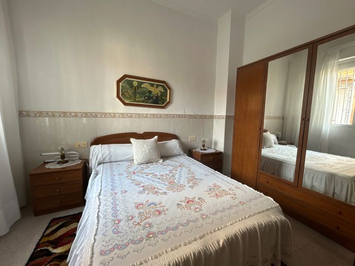 Image No.13-3 Bed Townhouse for sale