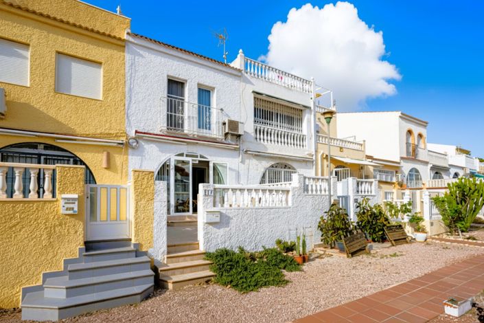 Image No.1-3 Bed Townhouse for sale