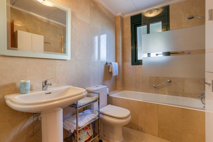 Image No.32-2 Bed Apartment for sale