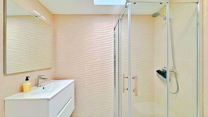 Image No.18-3 Bed Townhouse for sale