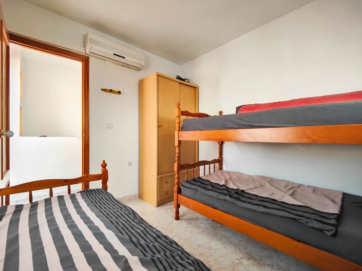 Image No.30-3 Bed Townhouse for sale